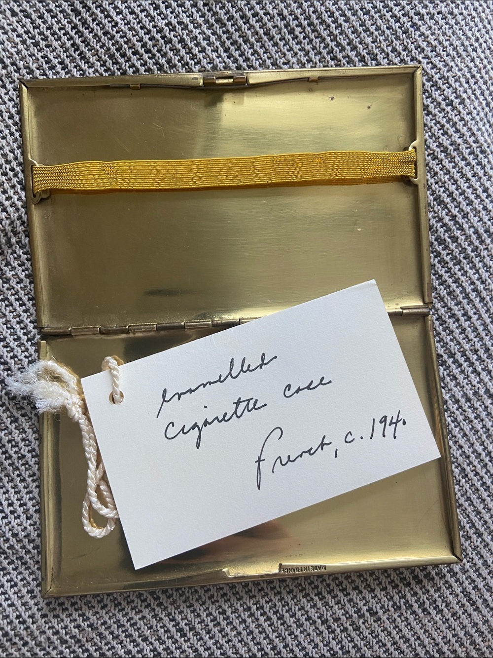 Gold Metal Men's Cigarette Case with Yellow Elastic Strap